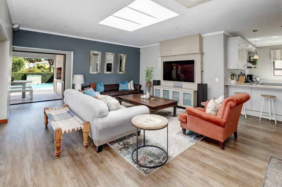 5 Bedroom Property for Sale in Van Riebeeckshof Western Cape